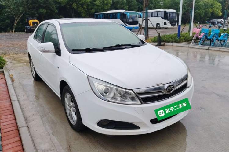 Used BYD Surui 2014 1.5L Manual Luxury Model Front Right 45 Deg