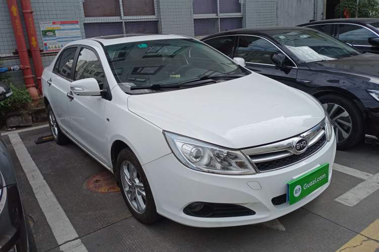 Used BYD Surui 2014 1.5L Automatic Luxury Model Front Right 45 Deg