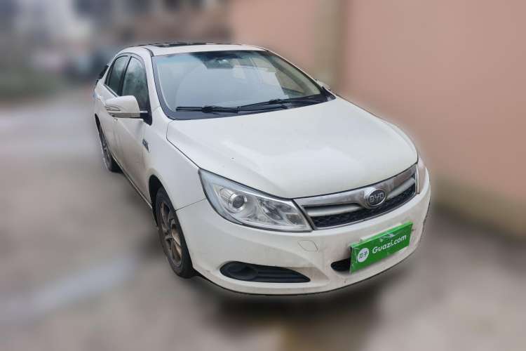 Used BYD Surui 2014 1.5TID Automatic Luxury Model Front Right 45 Deg