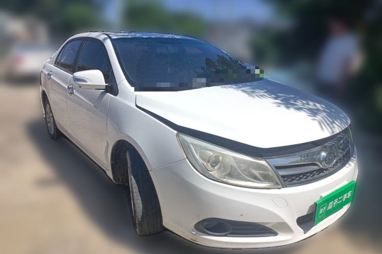 Used BYD Surui 2014 1.5TID Automatic Luxury Model Front Right 45 Deg