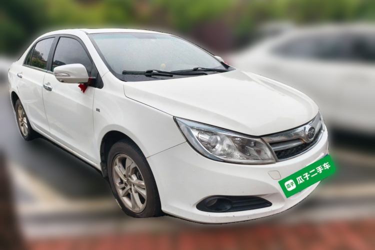 Used BYD Surui 2014 1.5L Manual Luxury Model Front Right 45 Deg