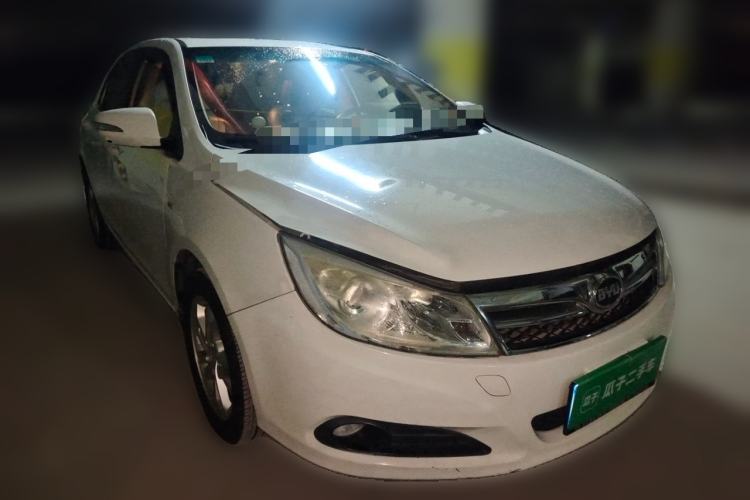 Used BYD Surui 2014 1.5L Automatic Luxury Model Front Right 45 Deg