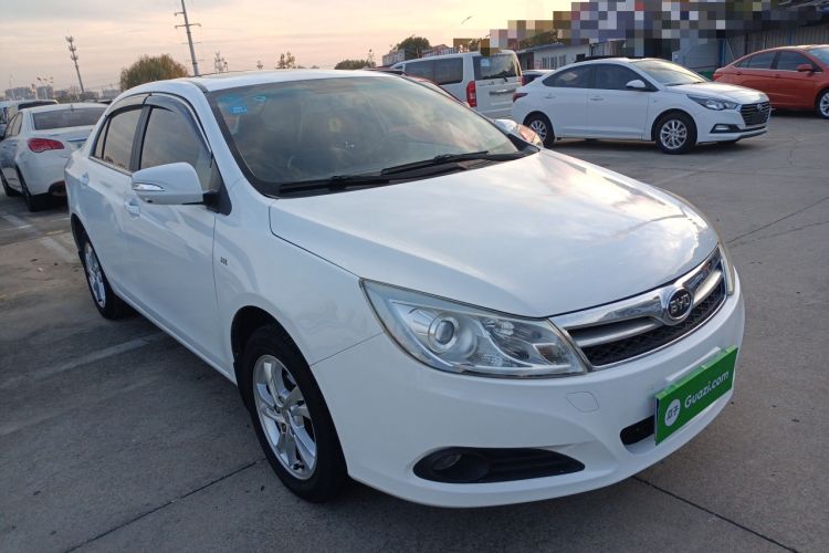 Used BYD Surui 2014 1.5L Manual Luxury Model Front Right 45 Deg