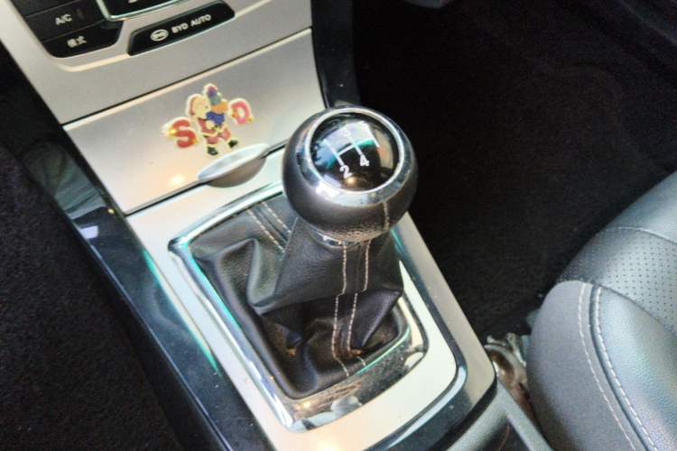 Used BYD Surui 2014 1.5L Manual Luxury Model Gear Lever