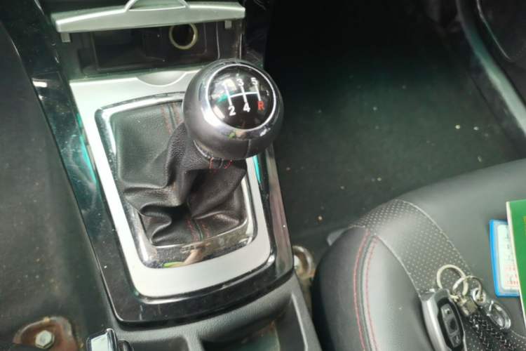 Used BYD Surui 2014 1.5L Manual Luxury Model Gear Lever