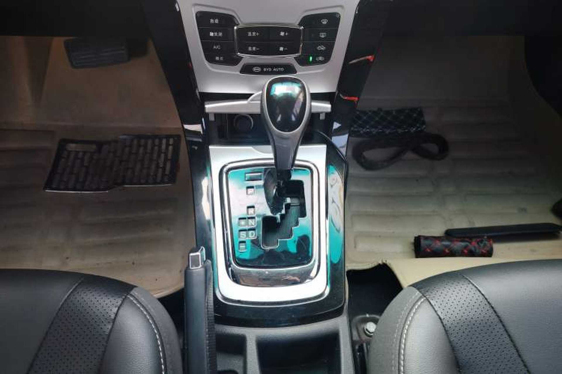 Used BYD Surui 2014 1.5L Automatic Luxury Model Gear Lever