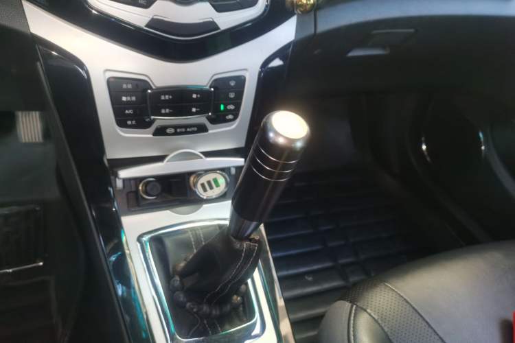 Used BYD Surui 2014 1.5L Manual Luxury Model Gear Lever