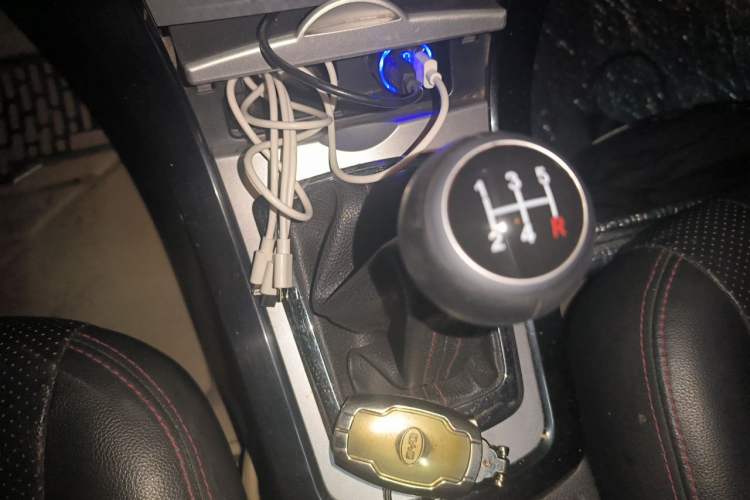 Used BYD Surui 2014 1.5L Manual Luxury Model Gear Lever