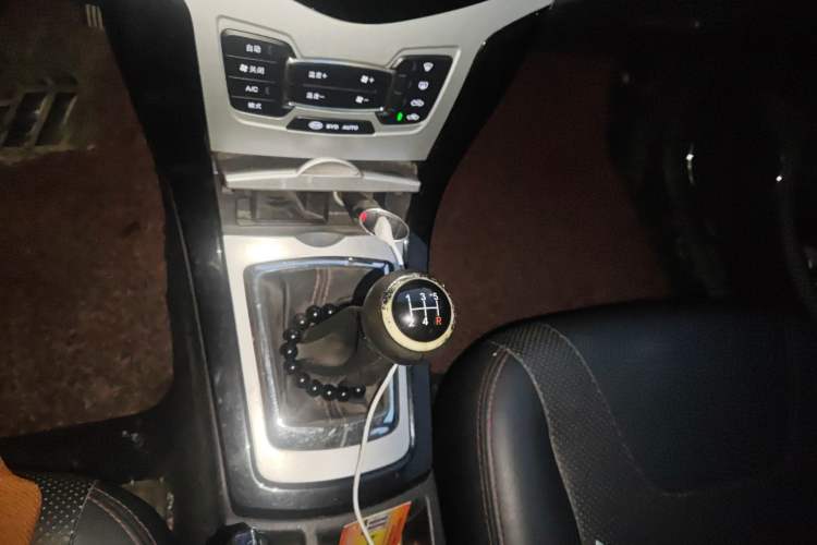 Used BYD Surui 2014 1.5L Manual Luxury Model Gear Lever