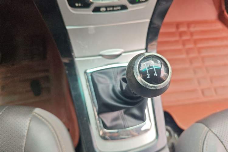 Used BYD Surui 2014 1.5L Manual Comfort Model Gear Lever