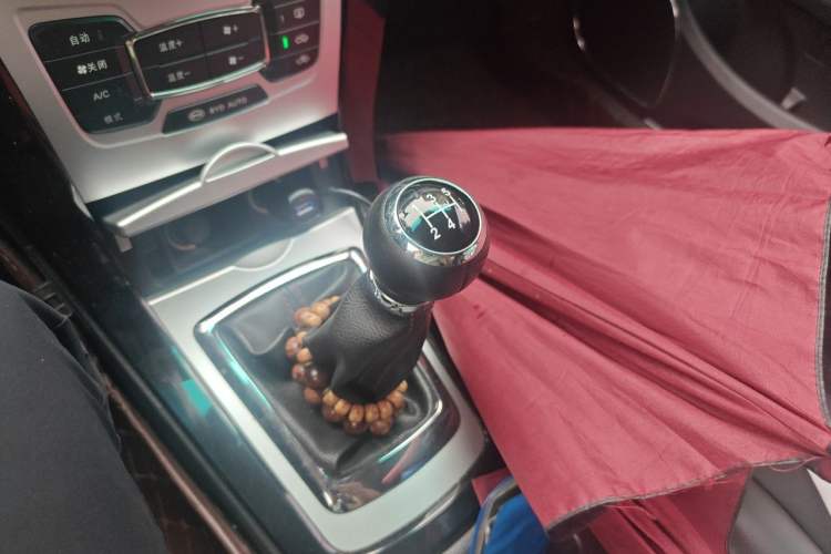 Used BYD Surui 2014 1.5L Manual Luxury Model Gear Lever