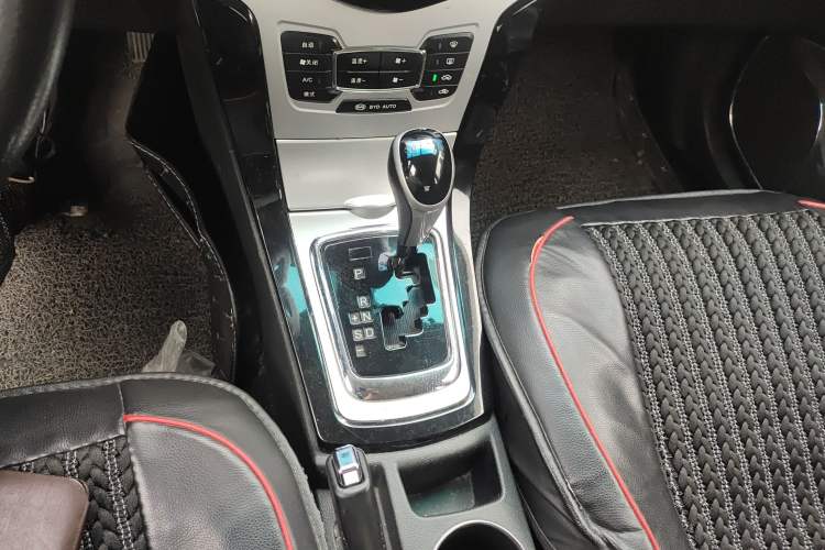 Used BYD Surui 2014 1.5L Automatic Luxury Model Gear Lever