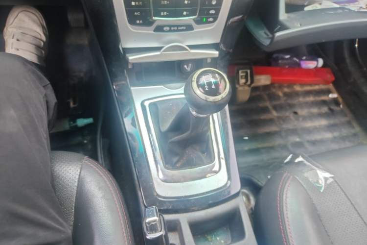 Used BYD Surui 2014 1.5L Manual Luxury Model Gear Lever