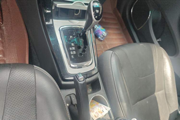 Used BYD Surui 2014 1.5L Automatic Luxury Model Gear Lever