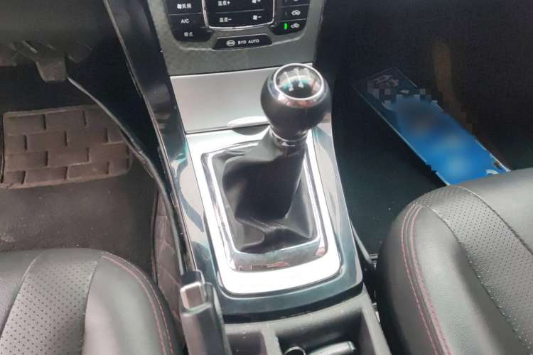 Used BYD Surui 2014 1.5L Manual Luxury Model Gear Lever