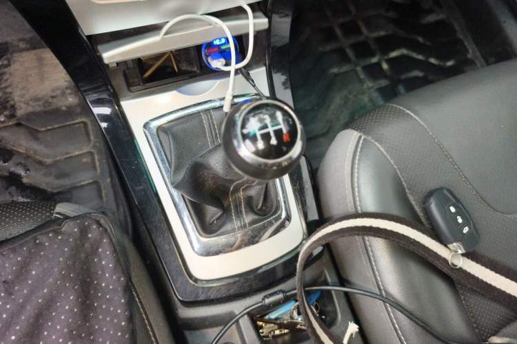 Used BYD Surui 2014 1.5L Manual Luxury Model Gear Lever