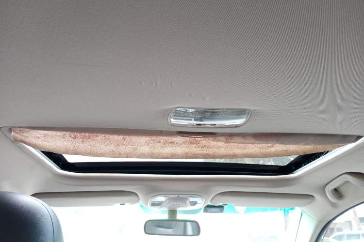 Used BYD Surui 2014 1.5L Automatic Luxury Model Headliner