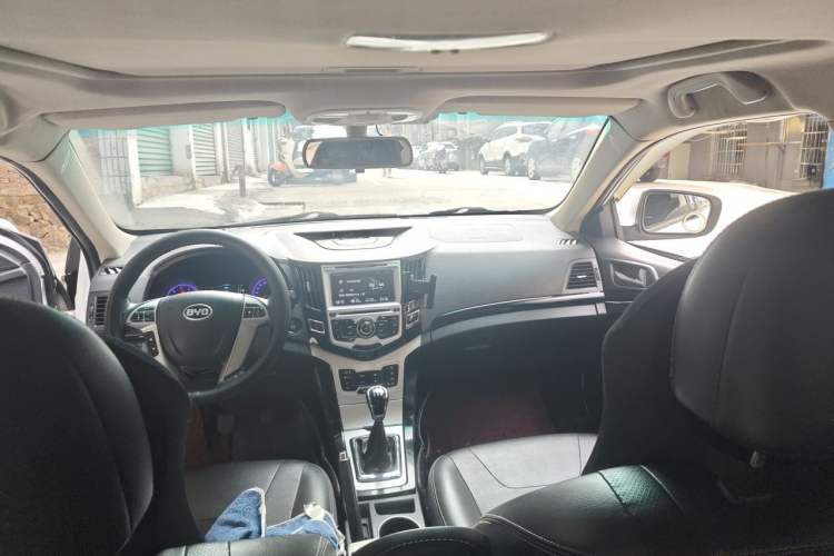 Used BYD Surui 2014 1.5L Manual Luxury Model Headliner