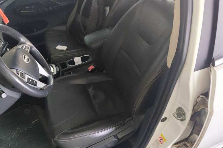 Used BYD Surui 2014 1.5TID Automatic Luxury Model Left Front Seat