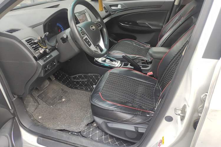 Used BYD Surui 2014 1.5L Automatic Luxury Model Left Front Seat