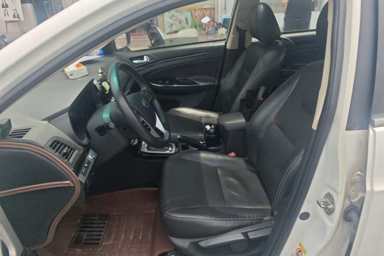 Used BYD Surui 2014 1.5L Automatic Luxury Model Left Front Seat