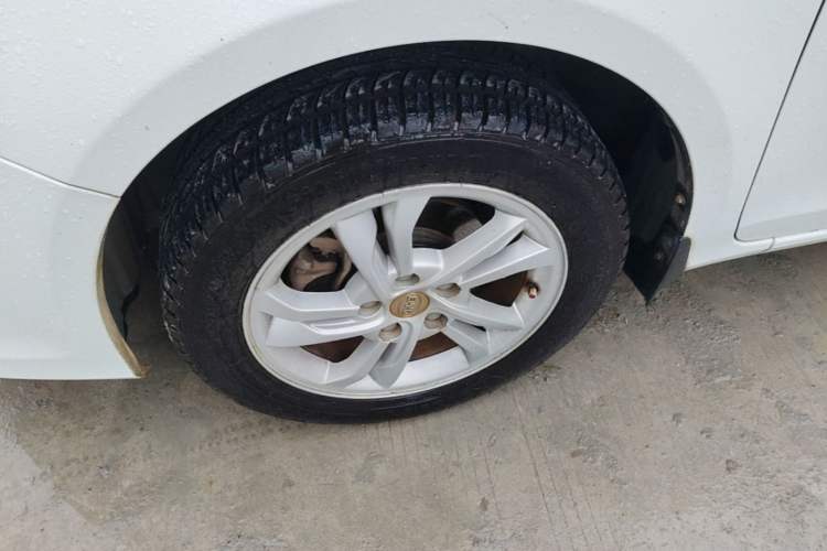 Used BYD Surui 2014 1.5L Manual Luxury Model Left Front Wheel Hub