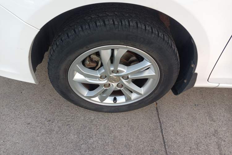 Used BYD Surui 2014 1.5L Manual Luxury Model Left Front Wheel Hub