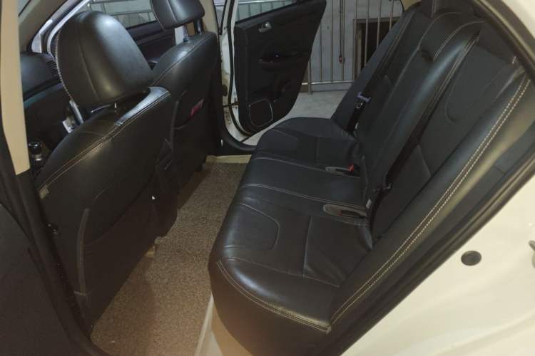 Used BYD Surui 2014 1.5TI Manual Luxury Edition Left Rear Seat
