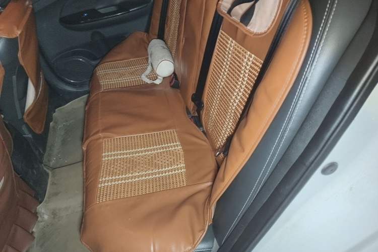Used BYD Surui 2014 1.5TID Automatic Luxury Model Left Rear Seat