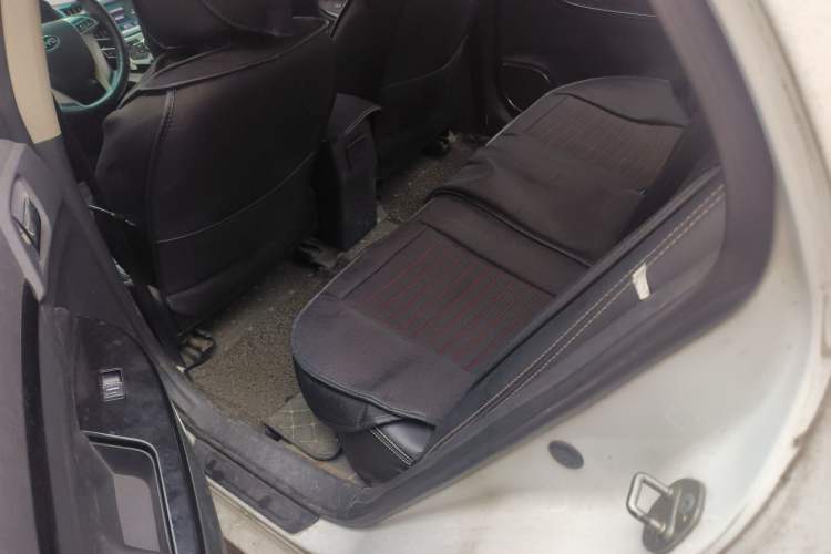 Used BYD Surui 2014 1.5TID Automatic Luxury Model Left Rear Seat