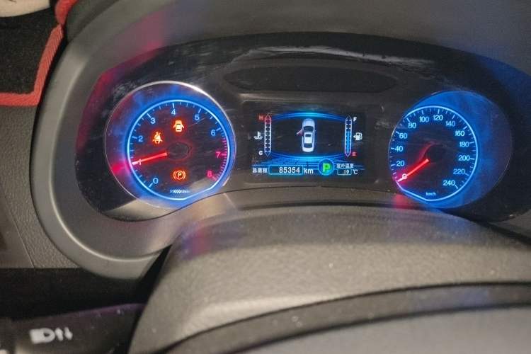 Used BYD Surui 2014 1.5TID Automatic Luxury Model Odometer Close Up