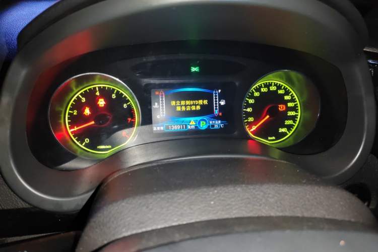 Used BYD Surui 2014 1.5L Automatic Comfort Version Odometer Close Up