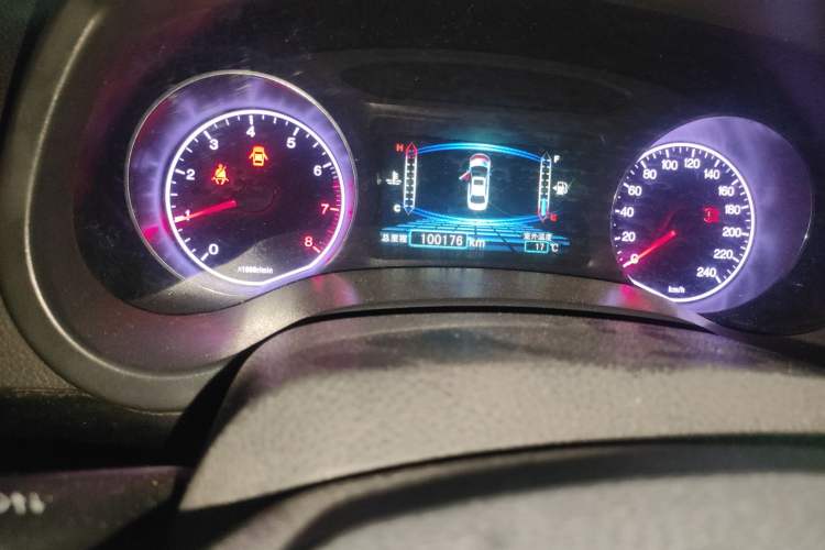 Used BYD Surui 2014 1.5L Manual Luxury Model Odometer Close Up