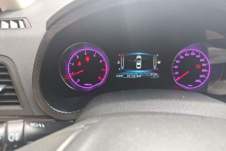 Used BYD Surui 2014 1.5L Manual Luxury Model Odometer Close Up