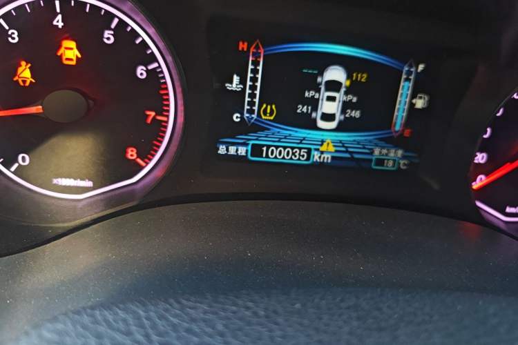 Used BYD Surui 2014 1.5TI Manual Luxury Edition Odometer Close Up