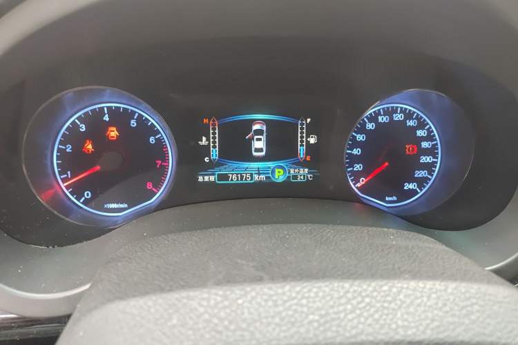 Used BYD Surui 2014 1.5L Automatic Luxury Model Odometer Close Up