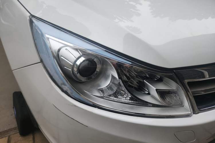 Used BYD Surui 2014 1.5L Manual Luxury Model Right Front Headlight
