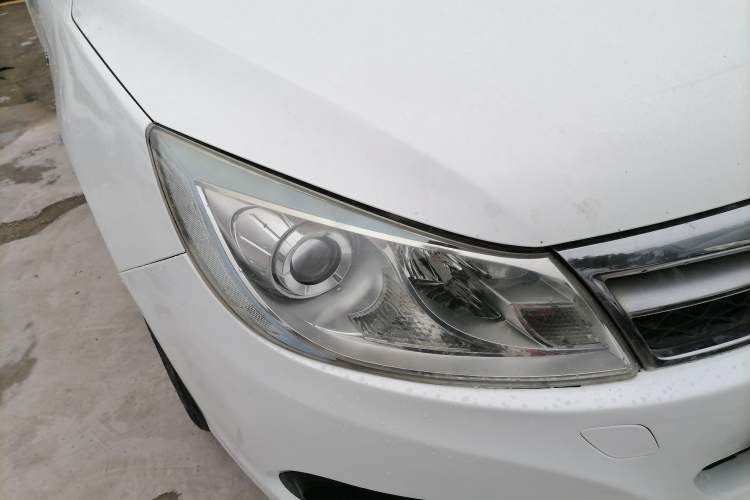 Used BYD Surui 2014 1.5L Manual Luxury Model Right Front Headlight