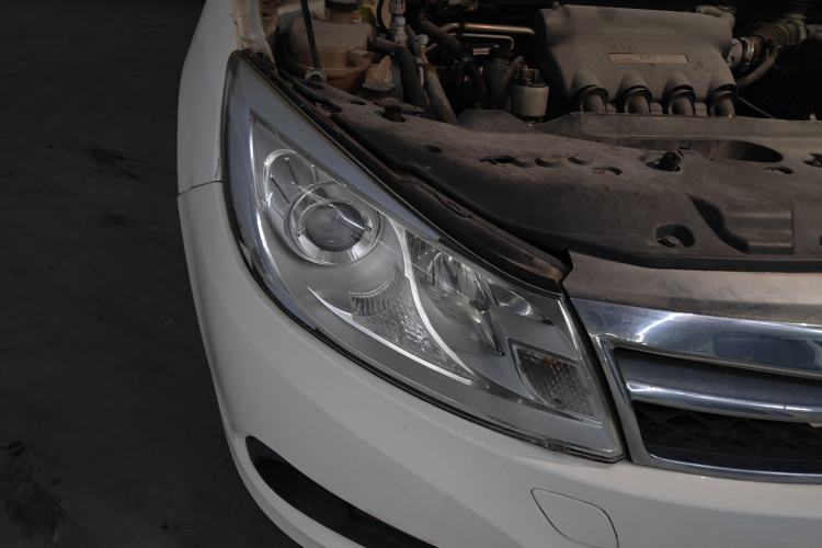 Used BYD Surui 2014 1.5L Manual Luxury Model Right Front Headlight