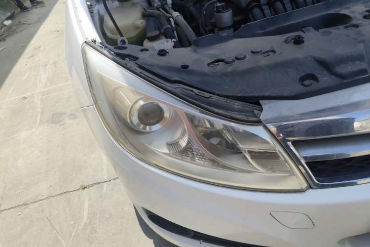 Used BYD Surui 2014 1.5L Manual Luxury Model Right Front Headlight