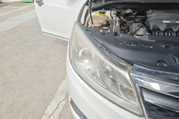 Used BYD Surui 2014 1.5L Manual Luxury Model Right Front Headlight