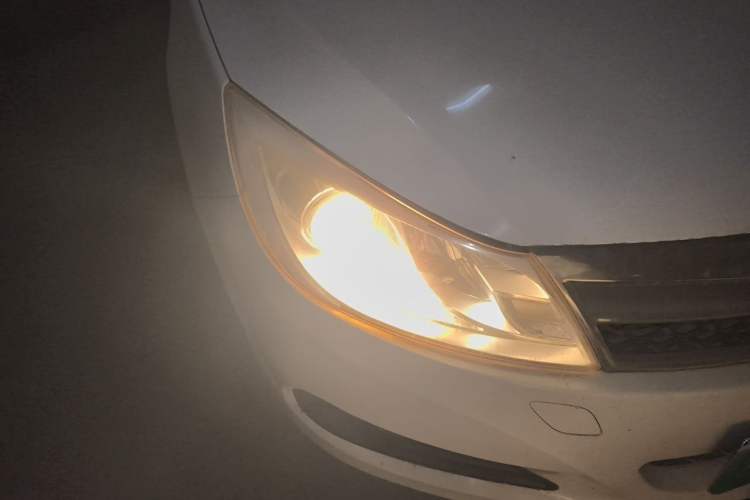 Used BYD Surui 2014 1.5L Manual Luxury Model Right Front Headlight