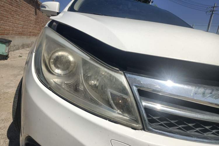 Used BYD Surui 2014 1.5TID Automatic Luxury Model Right Front Headlight