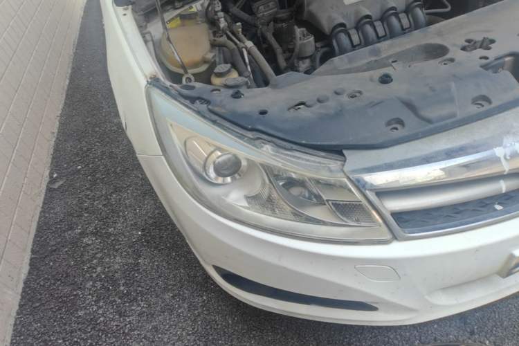 Used BYD Surui 2014 1.5L Manual Luxury Model Right Front Headlight