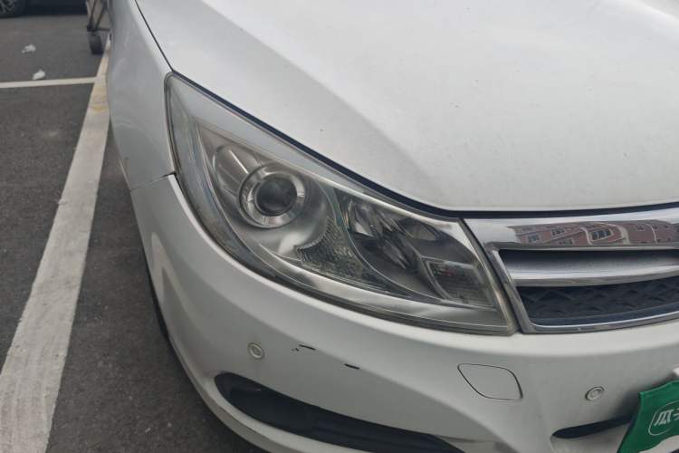 Used BYD Surui 2014 1.5L Automatic Luxury Model Right Front Headlight