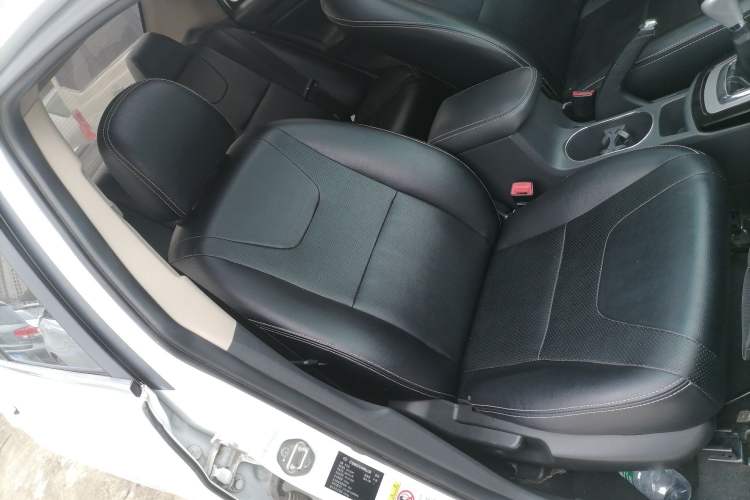 Used BYD Surui 2014 1.5L Manual Luxury Model Right Front Seat