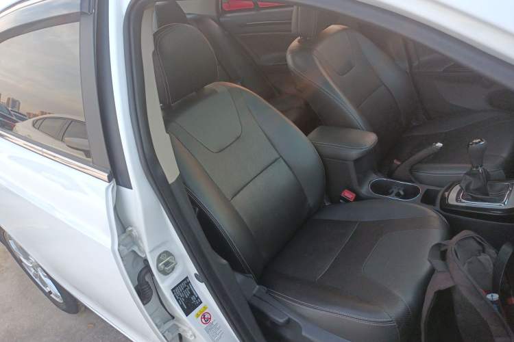 Used BYD Surui 2014 1.5L Manual Luxury Model Right Front Seat