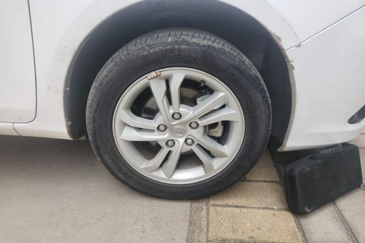 Used BYD Surui 2014 1.5L Manual Luxury Model Right Front Wheel Hub