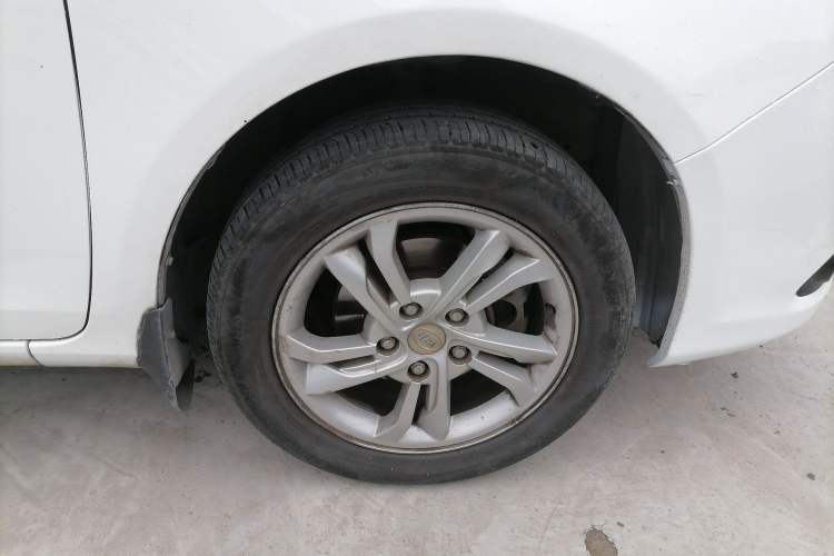 Used BYD Surui 2014 1.5L Manual Luxury Model Right Front Wheel Hub