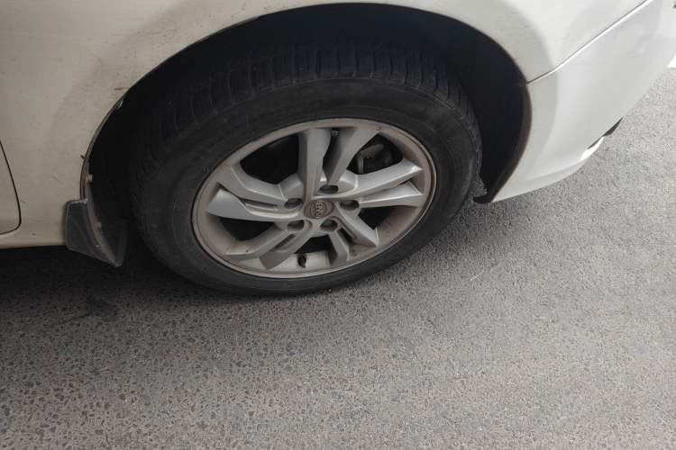 Used BYD Surui 2014 1.5L Manual Luxury Model Right Front Wheel Hub